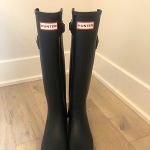 Hunter black boots